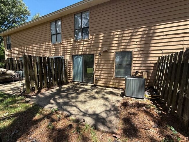 Building Photo - Gulf Breeze - Villa Woods - 2 bedroom, 1.5 bathroom