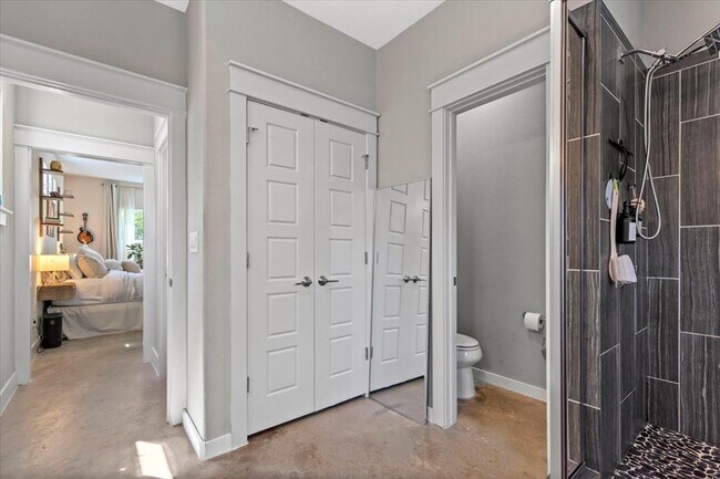 Building Photo - 3014 Neal St