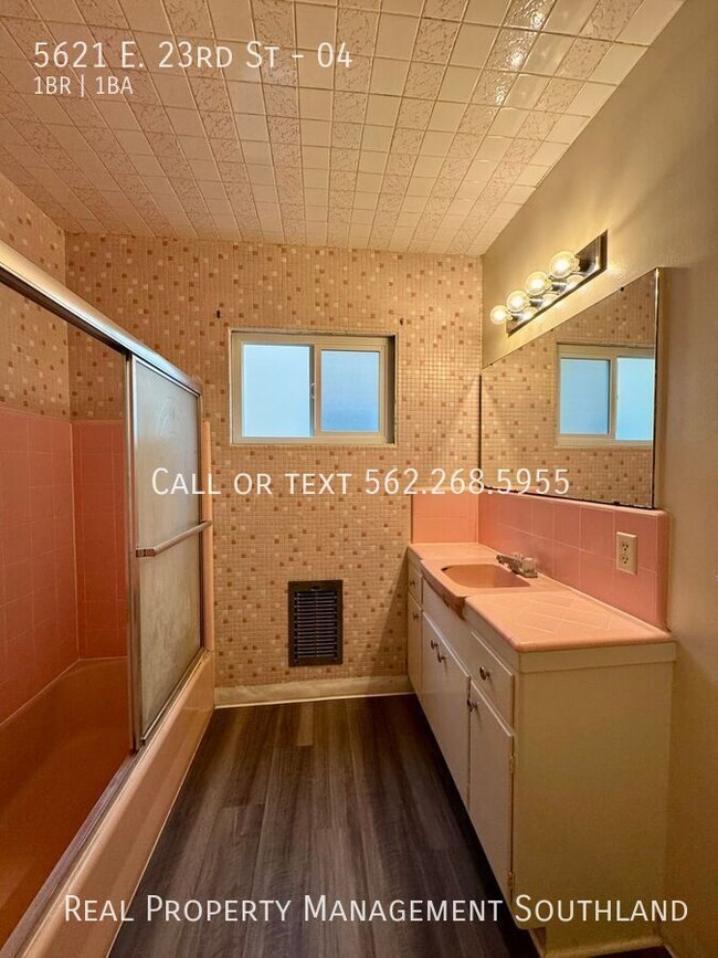 Building Photo - Newly Renovated 1 Bed / 1 Bath Apartment f...