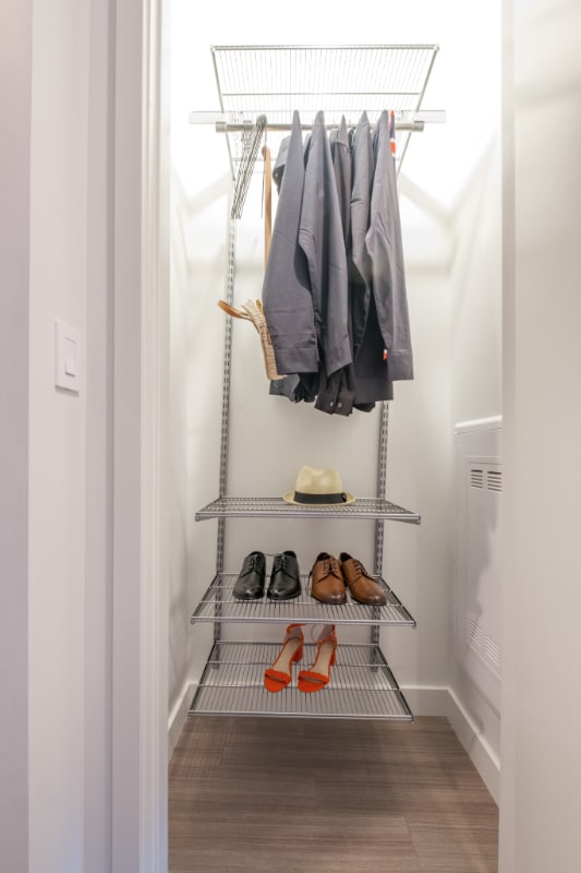 Building Photo - 123 E Roosevelt Rd