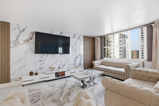 Building Photo - 2101 S Ocean Dr