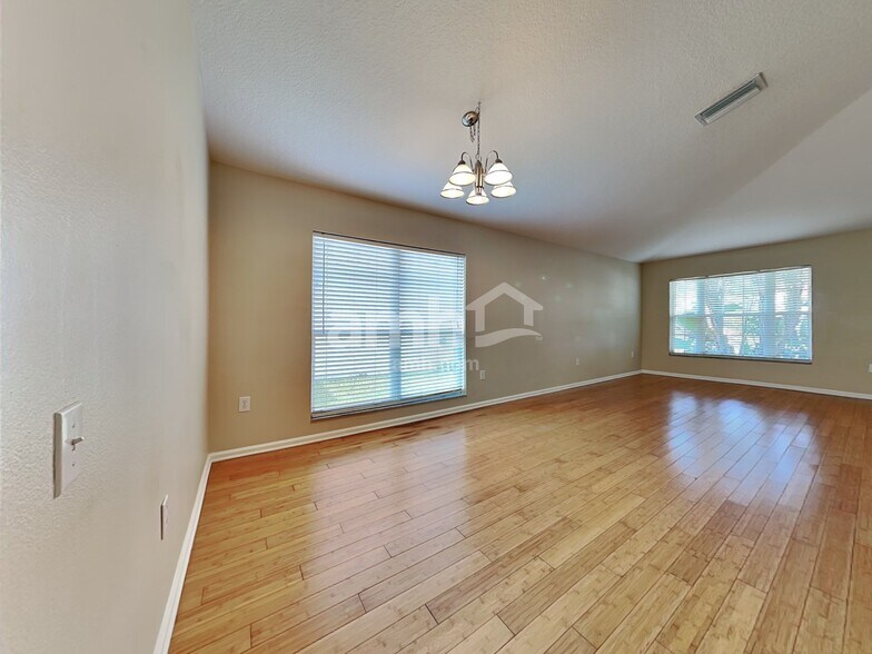 Building Photo - 807 Ridge Haven Dr