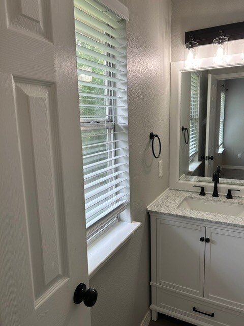 Building Photo - 1112 Christopher Ave