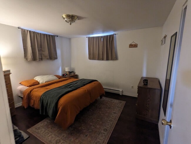 Building Photo - 206 Cherry St