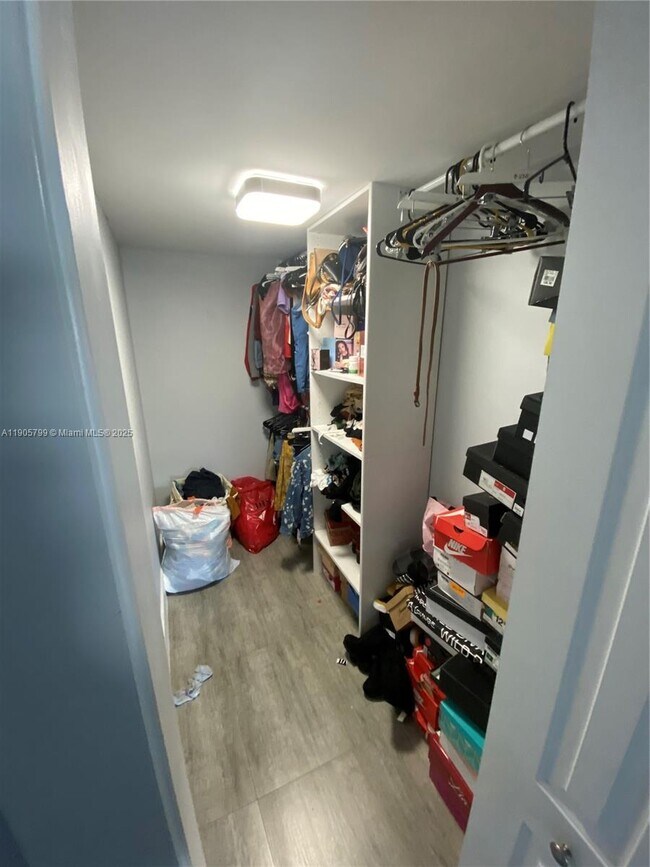 Building Photo - 8400 W Sample Rd