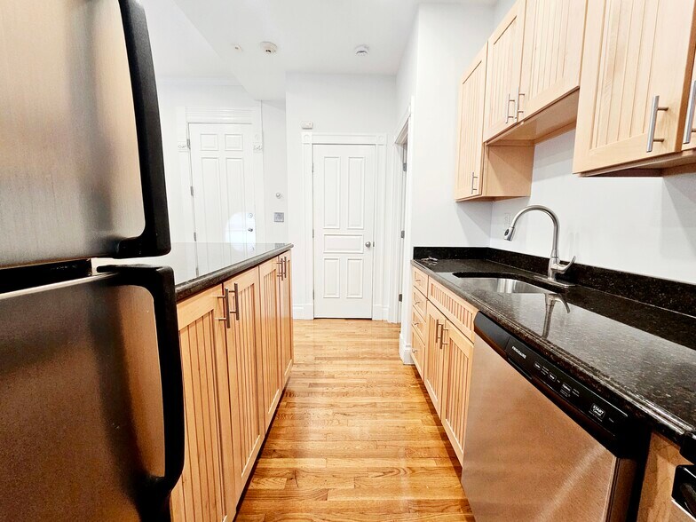 Building Photo - 197 Commonwealth Ave