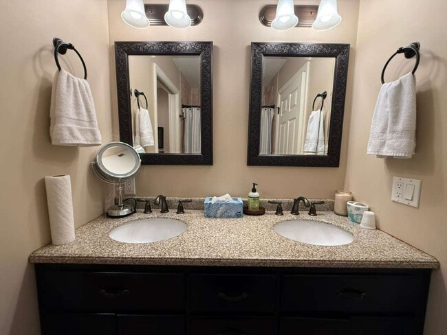 Building Photo - 4BR / 2BA Pool Home Near the Beach – Bonita Springs, FL