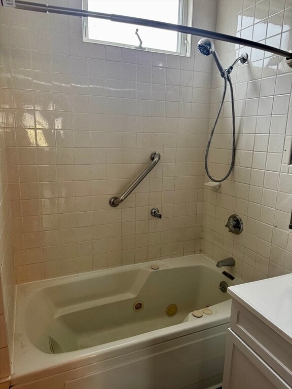 Building Photo - 15 Clara St