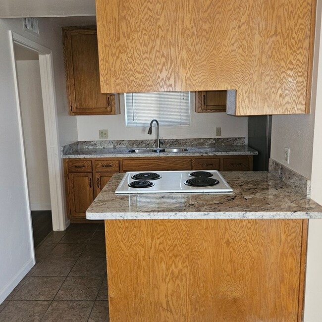 Building Photo - Updated Rental Available Now!