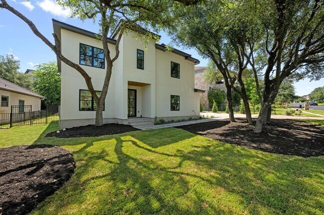 Building Photo - 13 Autumn Oaks Dr