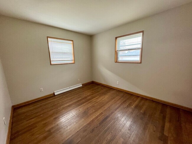 Building Photo - 3952 S 43rd St