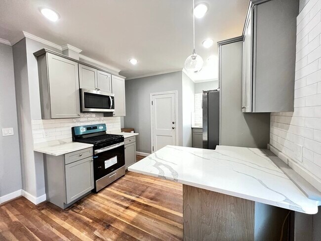 Building Photo - 25 Teragram St