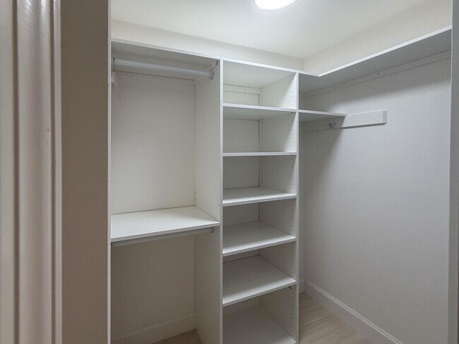 Building Photo - 13165 Chadwick Ct