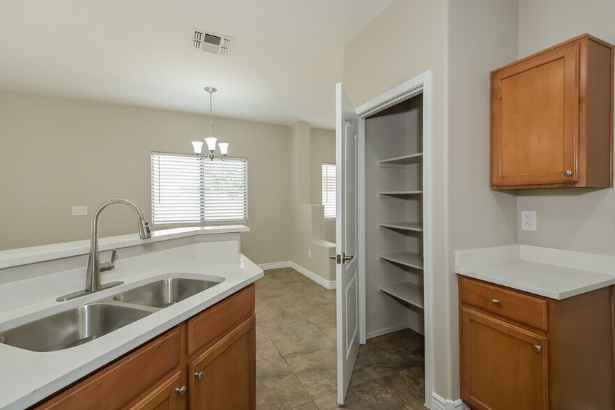 Building Photo - 11621 W Stone Hearth St