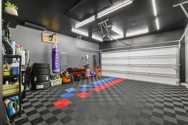 Building Photo - 3329 Watterson Wy