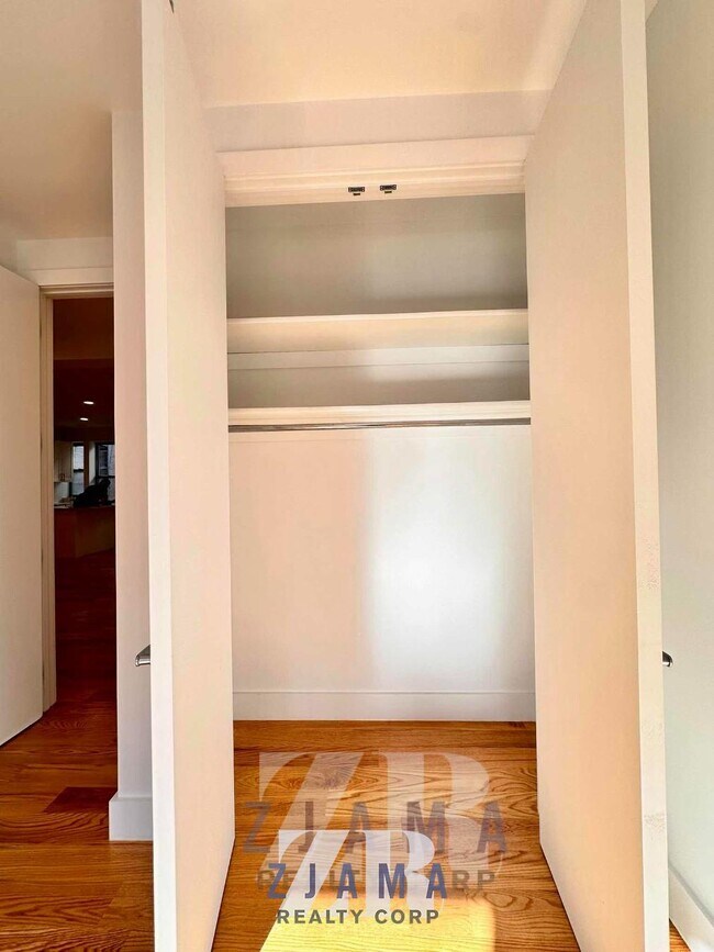 Building Photo - 410 Eastern Pkwy