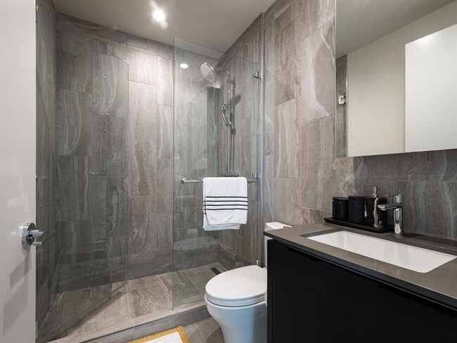 Building Photo - 44 East Ave