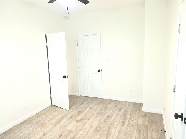 Building Photo - 1308 N 6th St