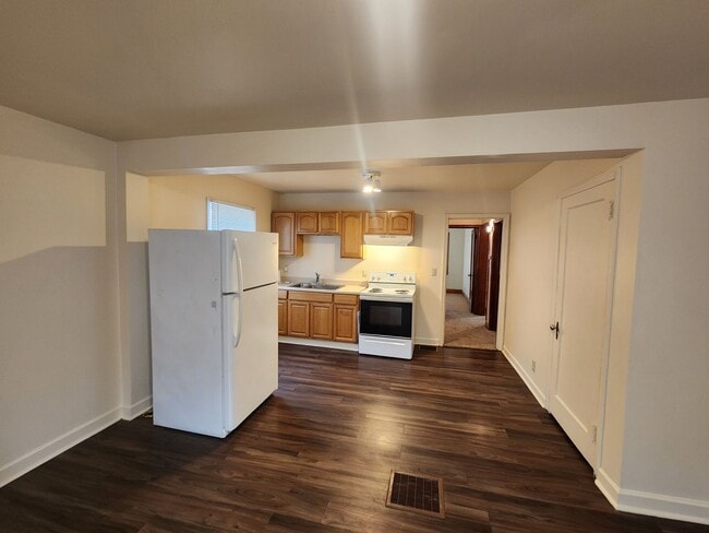 Building Photo - 2 bedroom, 1 bathroom, basement, garage, and extra space in finished attic not included in sq ft!!