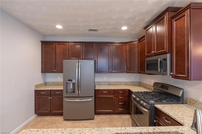 Building Photo - 5616 Memorial Dr