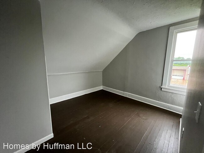 Building Photo - 2 br, 1 bath House - 805 Hess Avenue