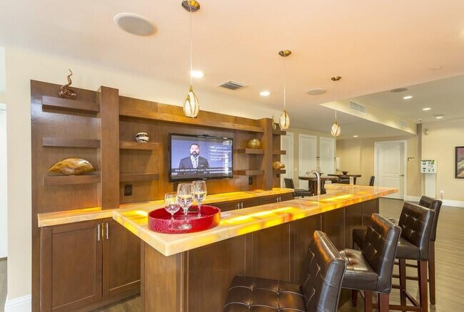 Building Photo - 9357 SW 77th Ave