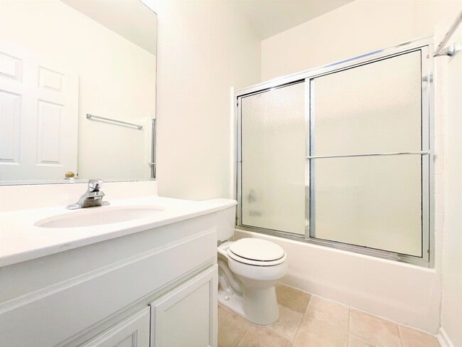 Building Photo - Beautiful Townhome in Rancho Carrillo!