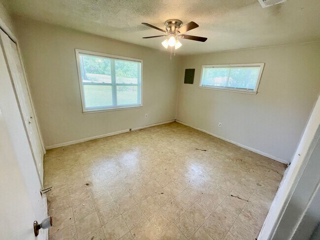 Building Photo - 539 Luckney Rd