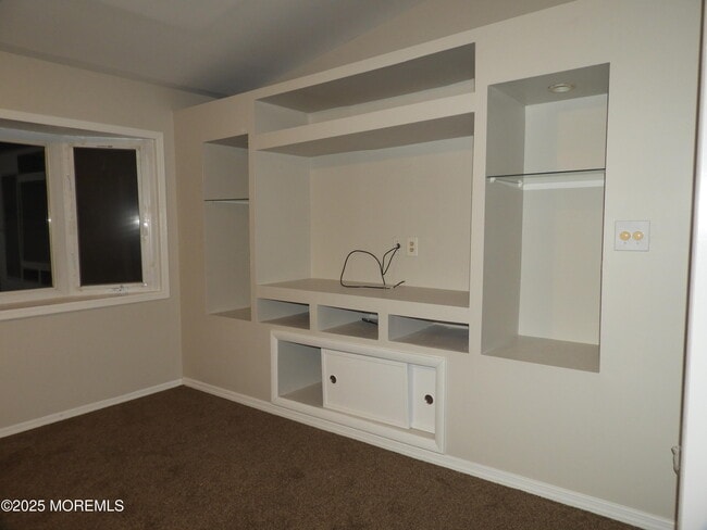 Building Photo - 330 Barcelona Dr