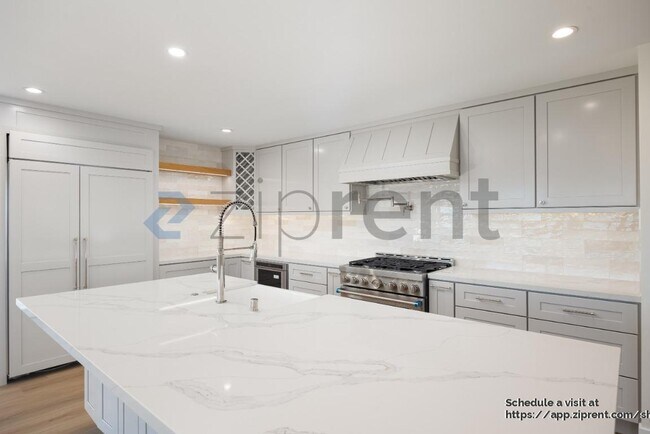 Building Photo - 5002 Plainview Rd