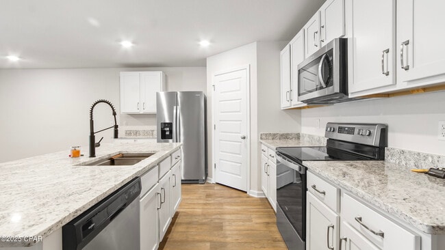 Building Photo - 4028 Silver Spur Rd