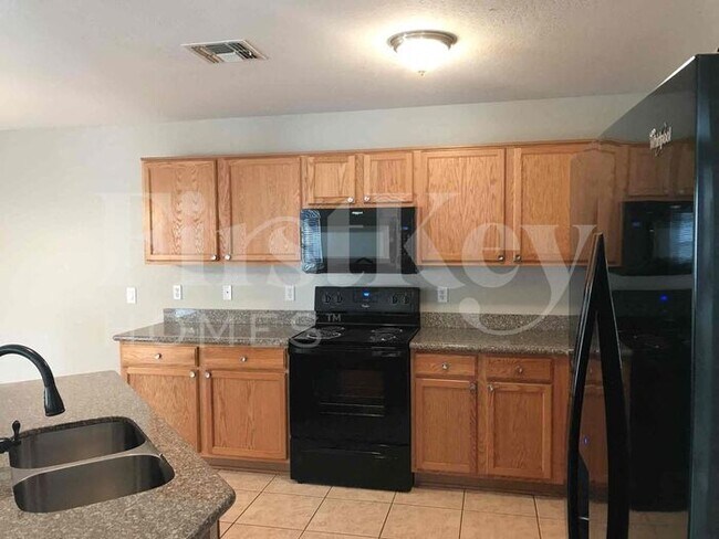 Building Photo - 31351 N Blackfoot Dr