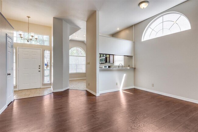 Building Photo - 4748 Bracken Dr