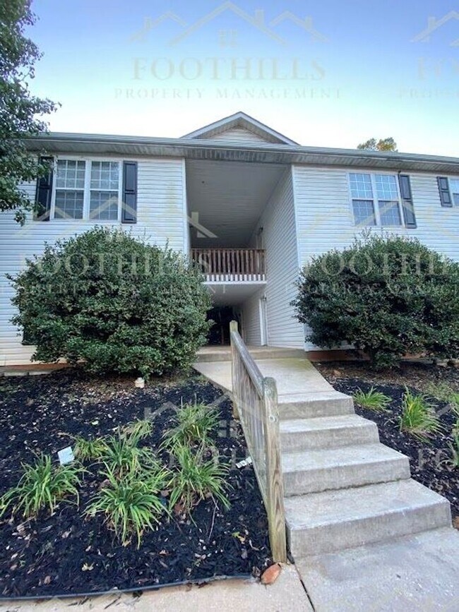 Building Photo - Charlestowne Commons