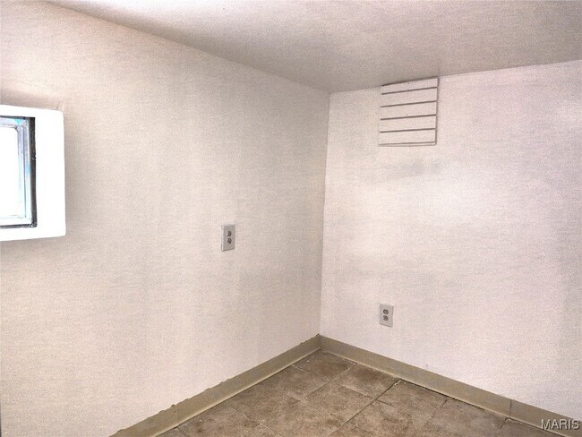 Building Photo - 7116 Edison Ave