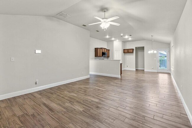 Building Photo - 504 E 96th St