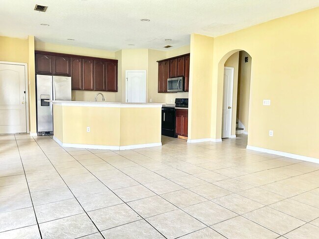 Building Photo - Beautiful Home in Parkview at Lake Shore