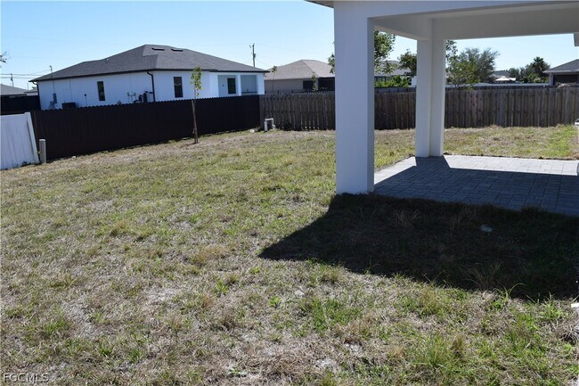 Building Photo - 1809 NW 6th Ave