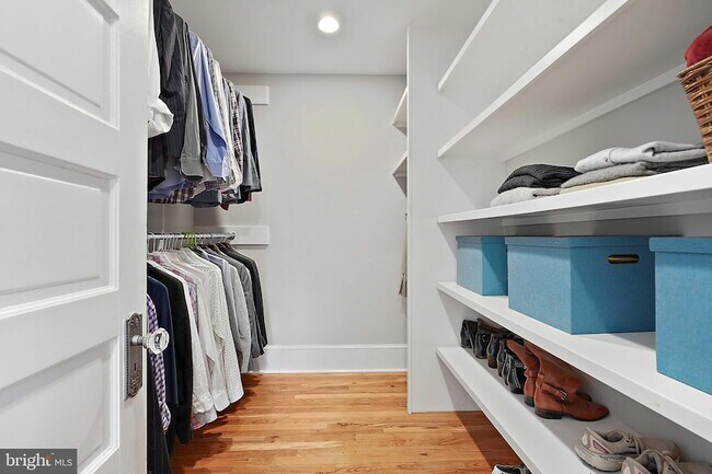 Building Photo - 1503 Russell Rd