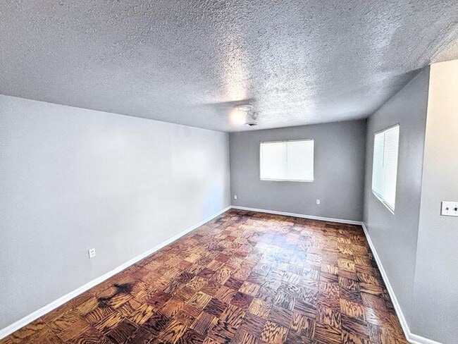 Building Photo - 3018 Meadow Forest Dr