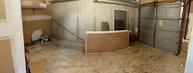 Garage - 156 Versailles Ct