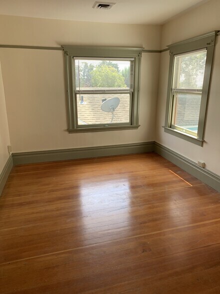 Building Photo - 1308 Oxford St