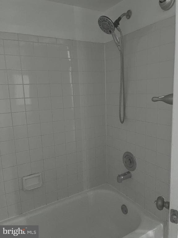 Building Photo - 1005 Summerglenn Ct