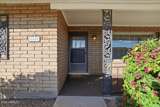 Building Photo - 6408 E Butte St