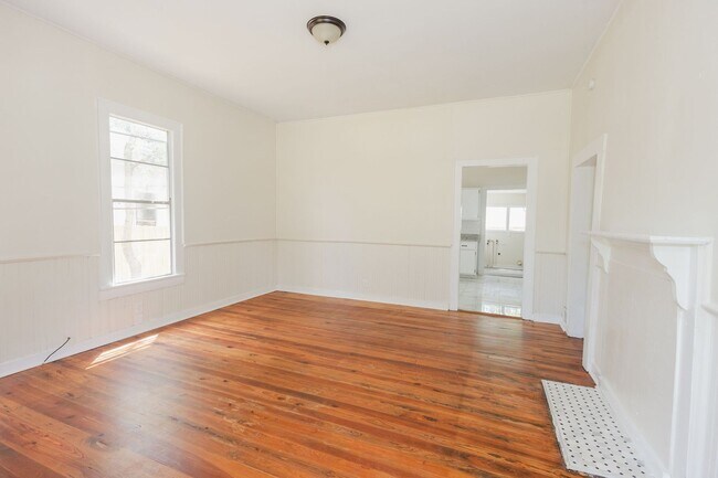 Building Photo - Move-In Special: Get 50% OFF Your First Month's Rent!