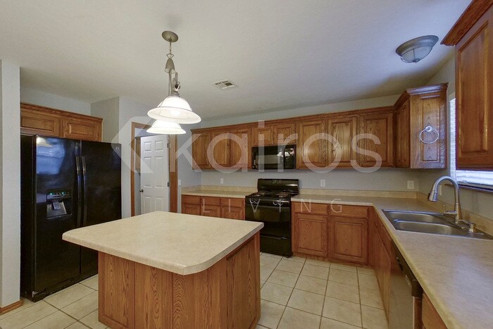 Building Photo - 521 SW 163rd St