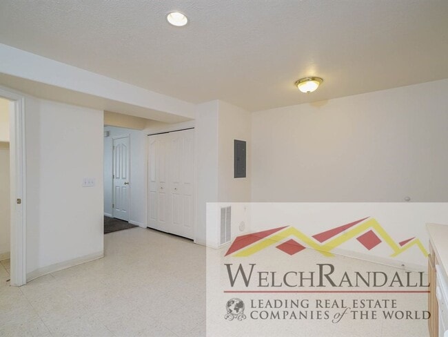 Building Photo - Beautiful 3 Bed 1.5 Bath Townhome in Ogden