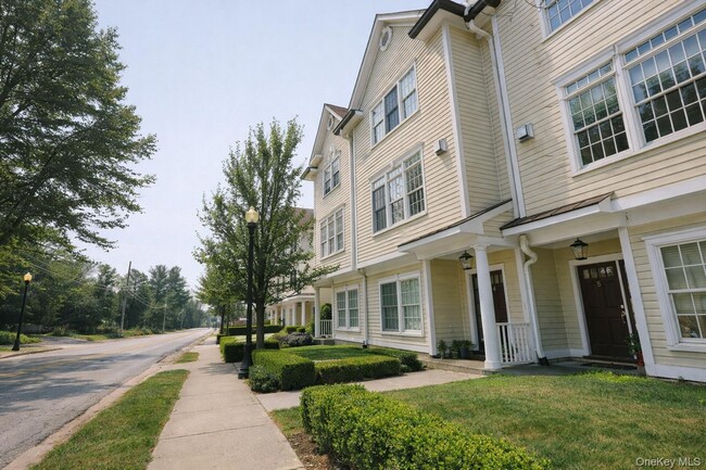 Building Photo - 11 Station Pl