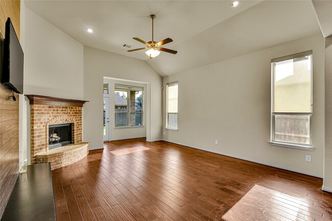 Building Photo - 8163 Little Scarlet St