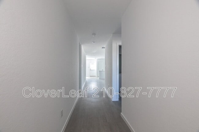 Building Photo - 706 Wolf Crest Blvd